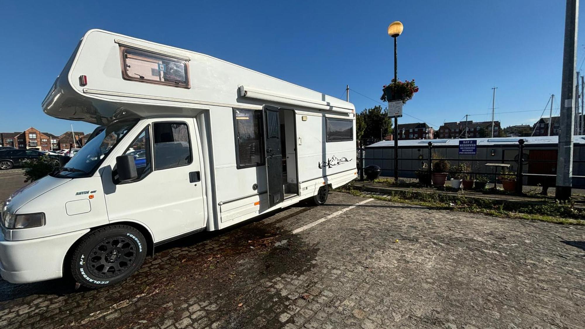 Cool Wheels On The Waterfront Hotel Liverpool Eksteriør billede